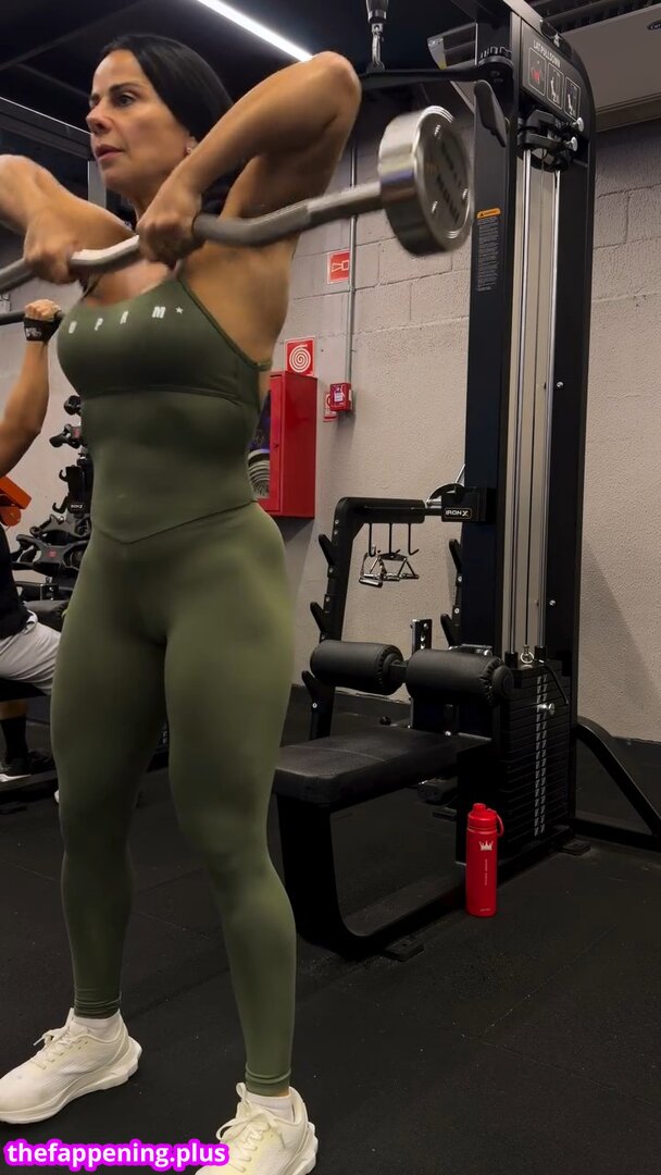 Viviane Araujo