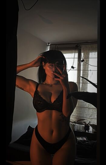 Full leaked Vivickivvv page private onlyfans photo