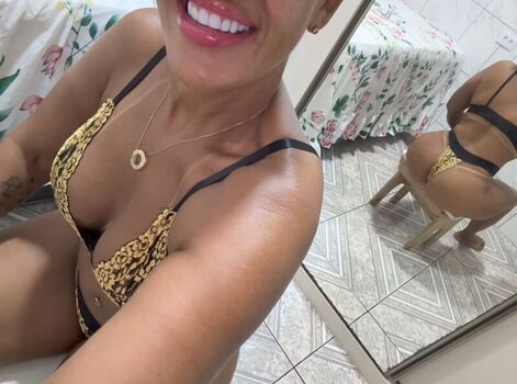 Full leaked Vovo pzu private onlyfans photo