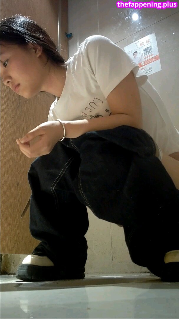 Voyeur Asian Pissing Toilet &Amp; Upskirts Only