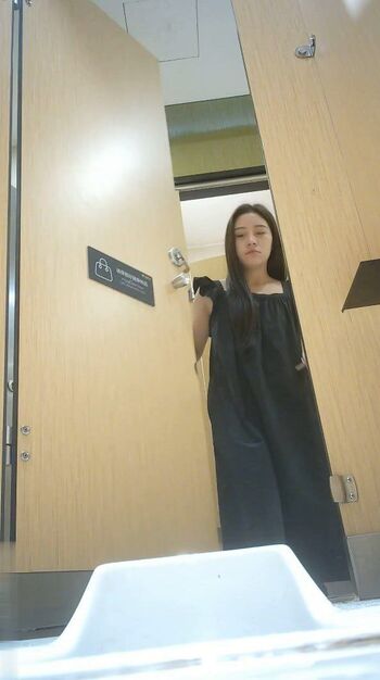 Voyeur Asian Pissing Toilet &Amp; Upskirts Only