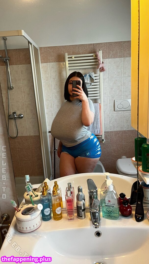 Mxmmytina / VVALENTINABONETALLI Naken OnlyFans Foto #89