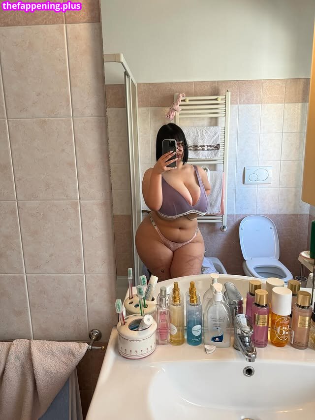 Mxmmytina / Vvalentinabonetalli Naken OnlyFans Foto #175