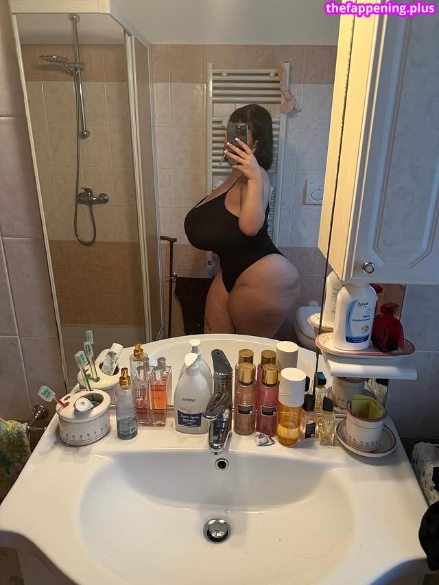 Mxmmytina / Vvalentinabonetalli Nude OnlyFans Photo #185