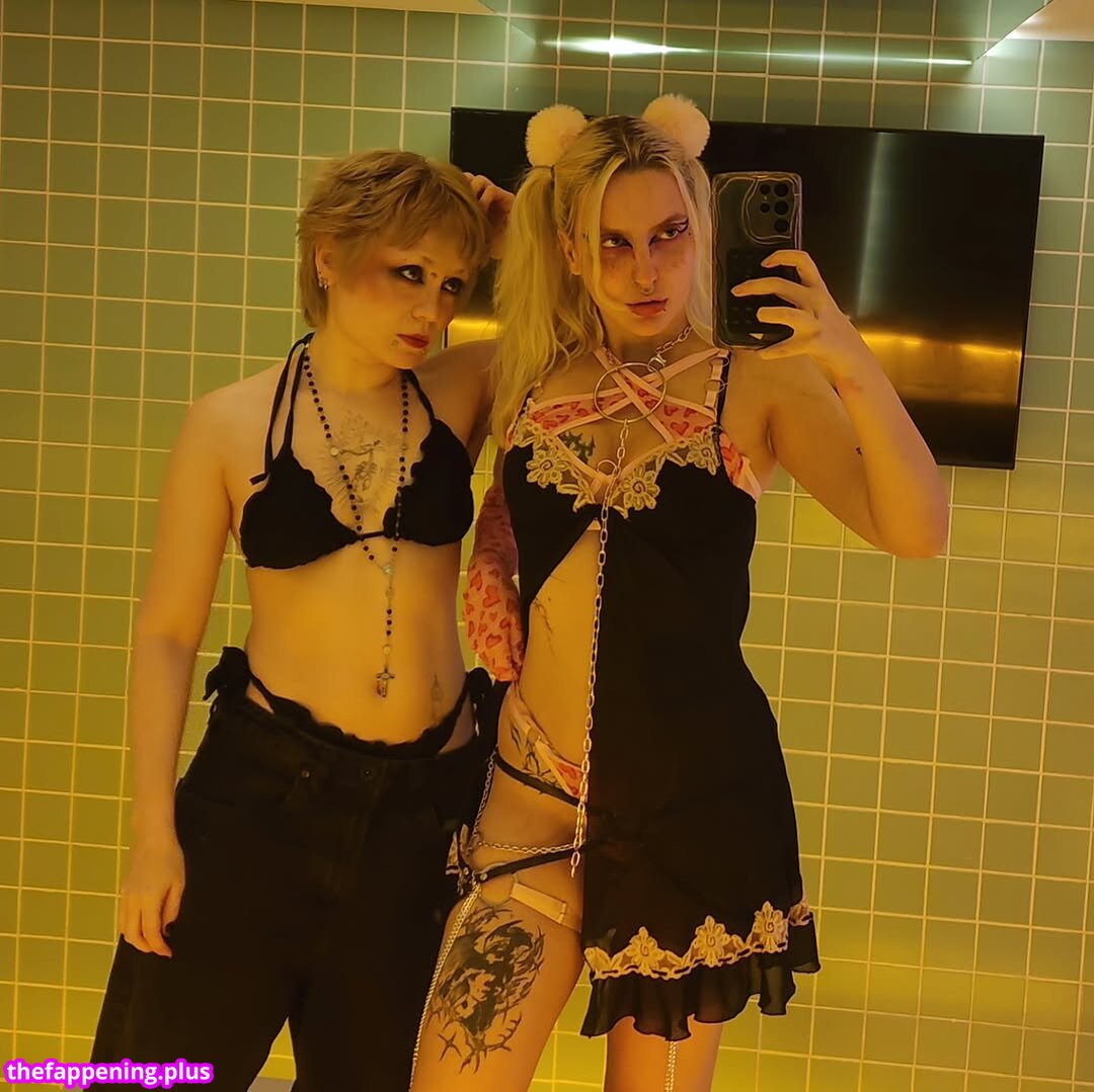 _vvampira / https: / vvampira Fotografie OnlyFans Dezbrăcată #3
