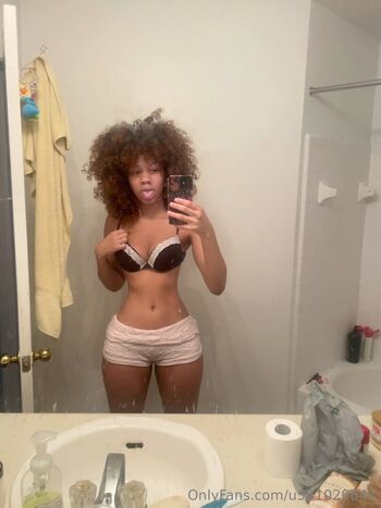 Full leaked Vxmpisariel private onlyfans photo