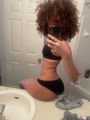 Full leaked Vxmpisariel private onlyfans photo