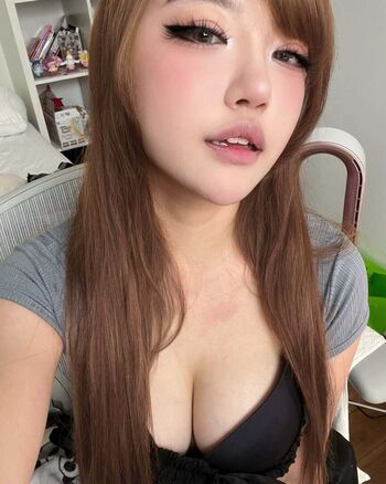 Full leaked Waifu daph private onlyfans photo