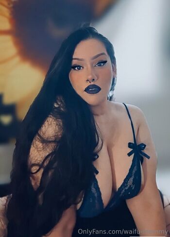 Full leaked Waifu mommy page private onlyfans photo