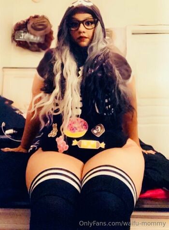 Full leaked Waifu mommy page private onlyfans photo