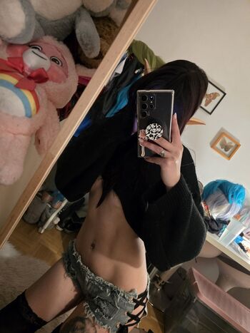 Full leaked Weeniestwee private onlyfans photo