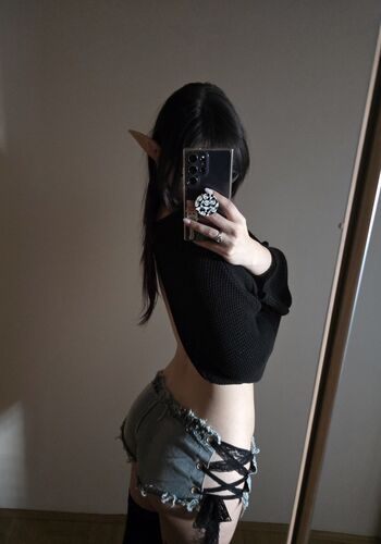 Full leaked Weeniestwee private onlyfans photo