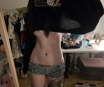 Full leaked Weeniestwee private onlyfans photo