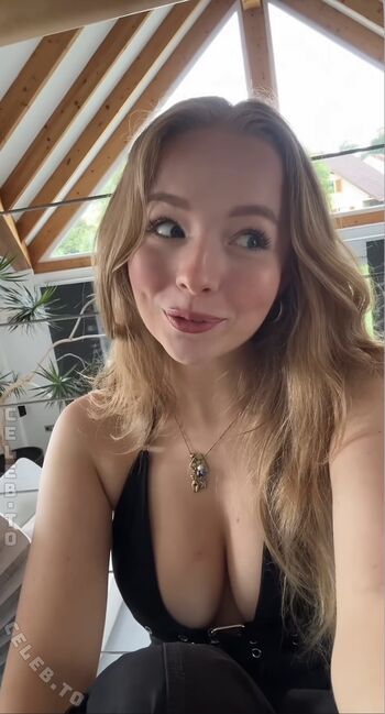 Full leaked Werdetlautmitlaura private onlyfans photo