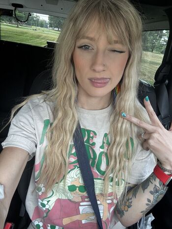 WheezyBlonde