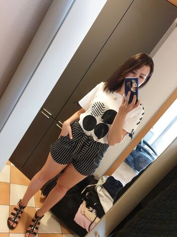 white-paws