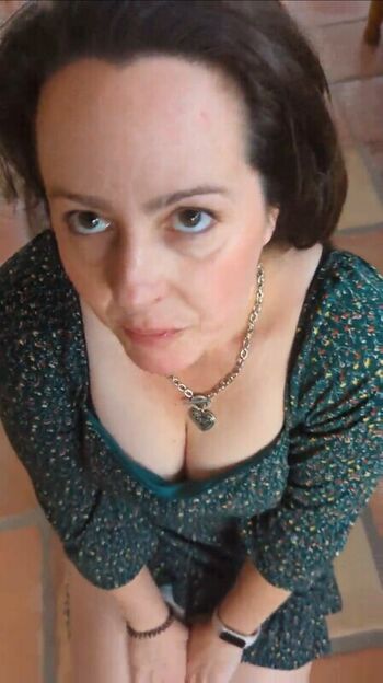 Adeleriou/ leaked photo video viral