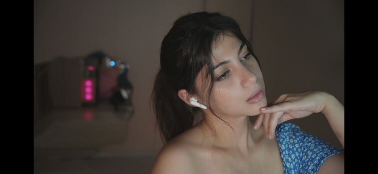 Typicallaurasophie/ leaked photo video viral