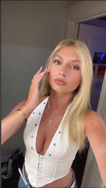 Full leaked Babyfooji/ private onlyfans photo