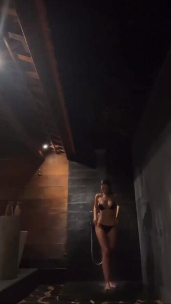 Full leaked Valentina riva/ private onlyfans photo