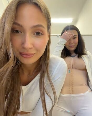 Full leaked Thai girls / private onlyfans photo