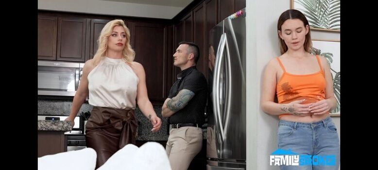 Full leaked Lilium/ private onlyfans photo