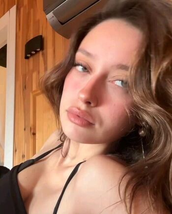 Full leaked Mia harris/ private onlyfans photo