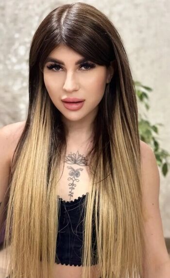 Full leaked Rayna v/ private onlyfans photo