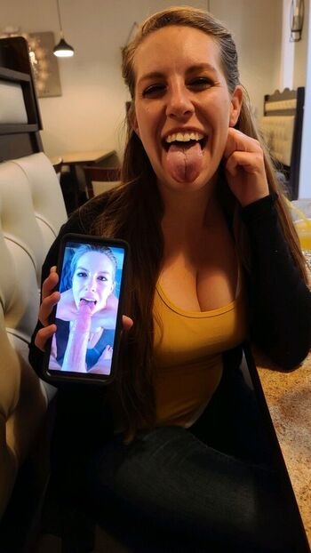 Cinderella girl/ leaked photo video viral