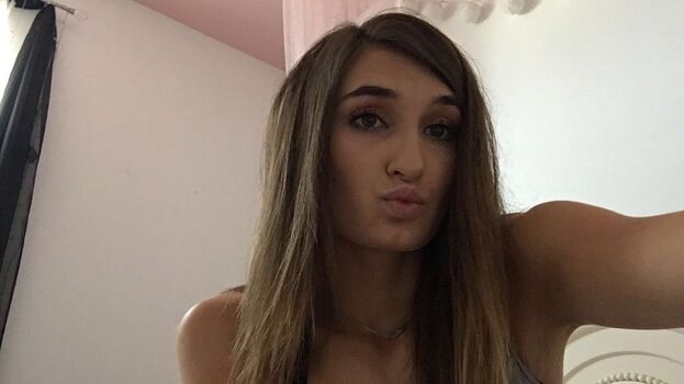 Kayla vy / leaked photo video viral