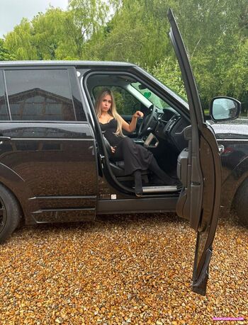 Carina zavline/ leaked photo video viral