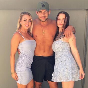 Nanzii/ leaked photo video viral