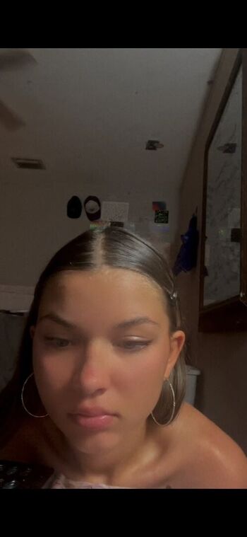 Bella poarch/ leaked photo video viral