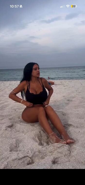 Sabrina pezeshkian/ leaked photo video viral