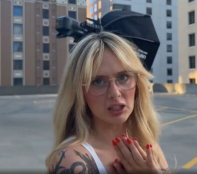 Julesari / leaked photo video viral