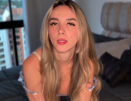 Full leaked Hippynippy/ private onlyfans photo