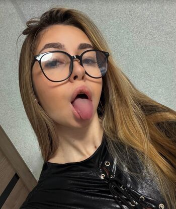 Full leaked Sydnie wells/ private onlyfans photo