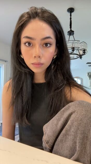 Full leaked Juliacrown/ private onlyfans photo