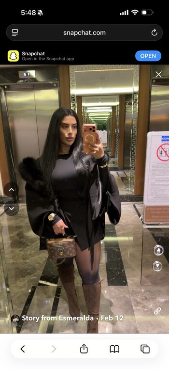 White booty/ leaked photo video viral