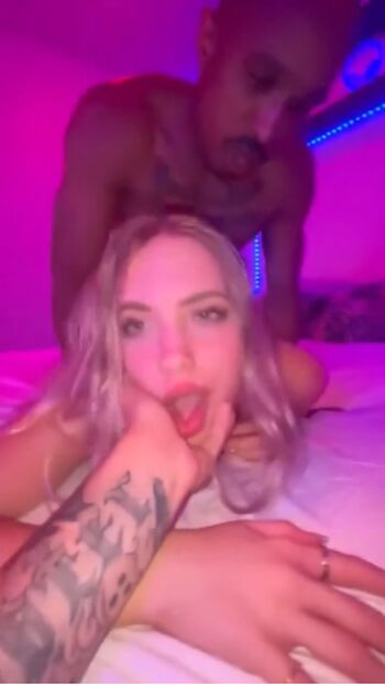 Skylar snow/ leaked photo video viral
