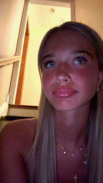 Full leaked Naomi scott/ private onlyfans photo