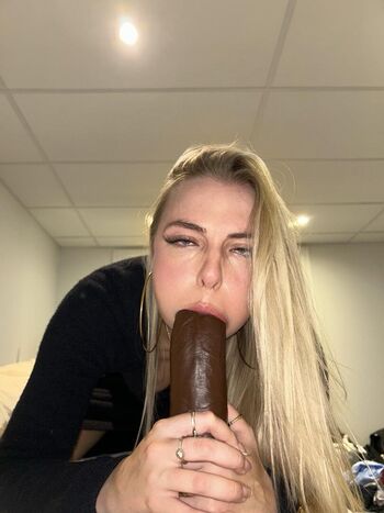 Full leaked Tiffany wen/ private onlyfans photo