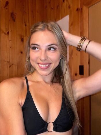 Full leaked Call me hailey/ private onlyfans photo