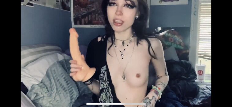 Ema radujko/ leaked photo video viral