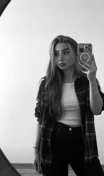 Full leaked Lyla luv/ private onlyfans photo