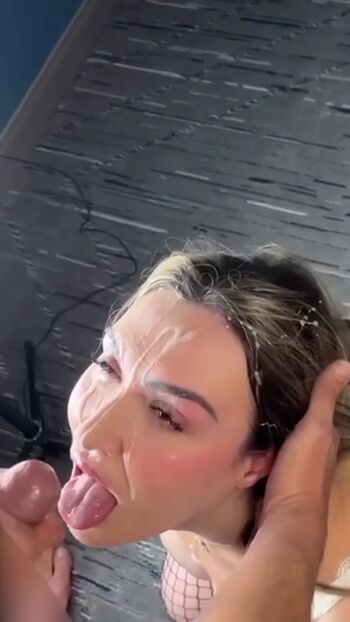 Full leaked Lyssaurora/ private onlyfans photo