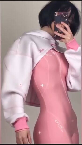 Full leaked Raeowo/ private onlyfans photo