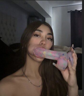 Full leaked Emily pink / private onlyfans photo