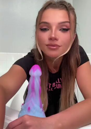 Full leaked Madison beer / private onlyfans photo