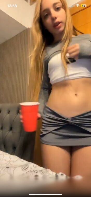 Full leaked Addison rae / private onlyfans photo